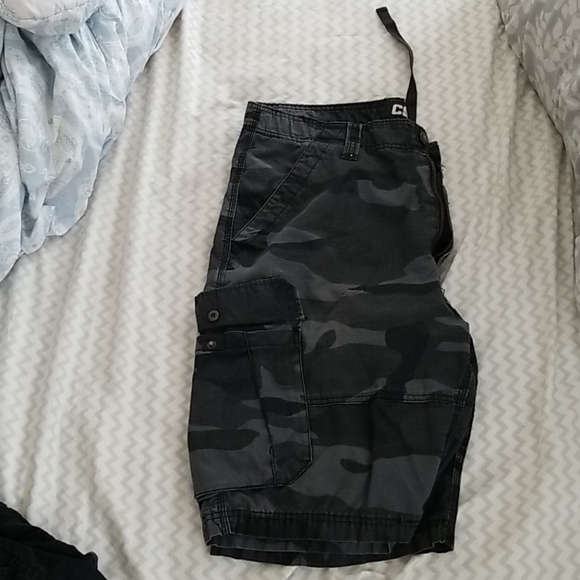 Shorts - Picture 3 of 3